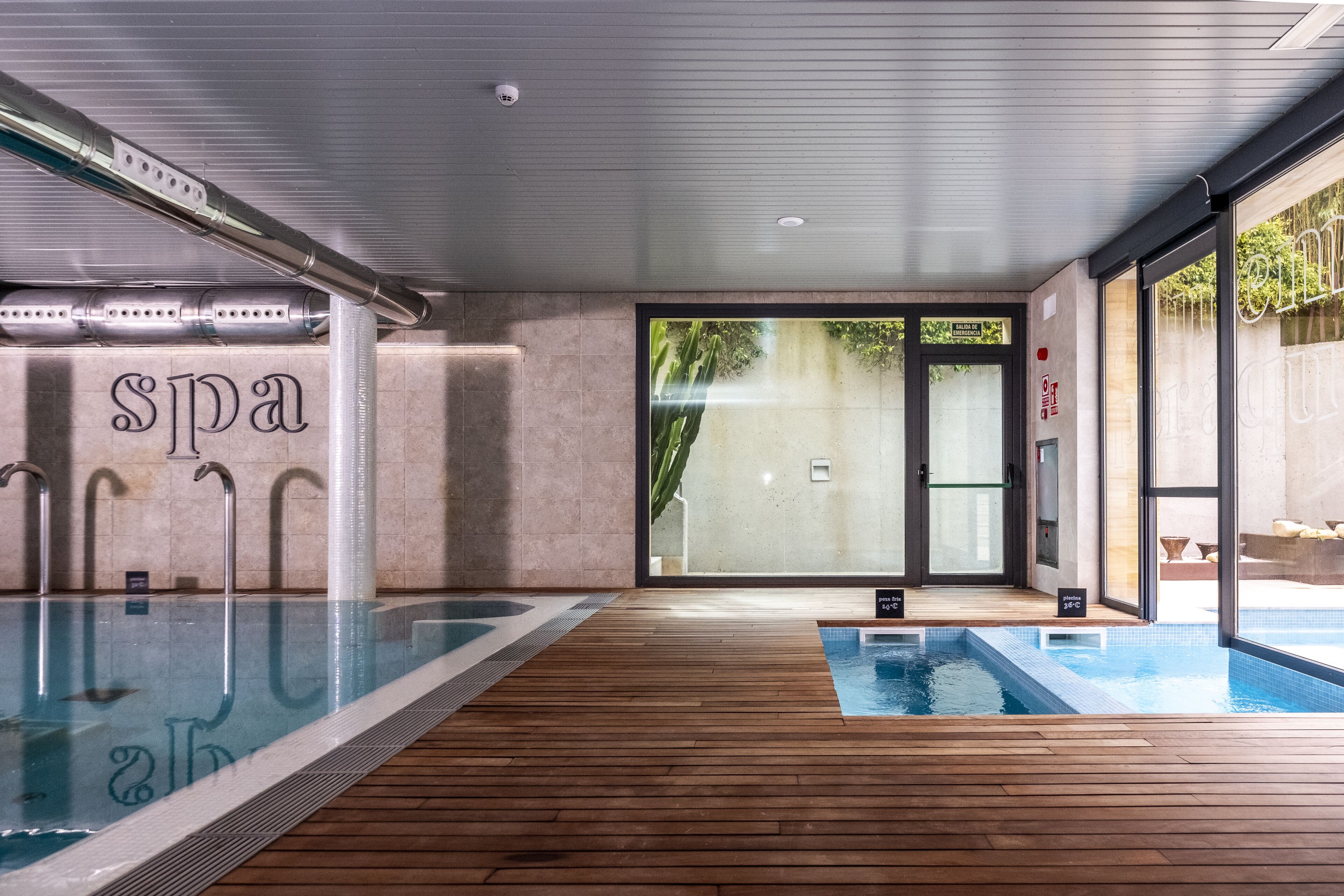 couples treatment room(s), sauna, hot tub, steam room, body treatments