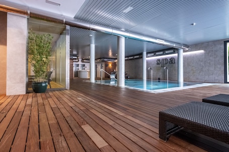 Couples treatment rooms, sauna, hot tub, steam room, body treatments. ARTIEM Asturias