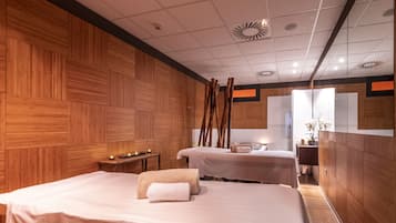 Couples treatment rooms, sauna, hot tub, steam room, body treatments