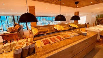 Daily buffet breakfast (CHF 29.50 per person)