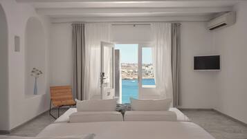 Executive One Bedroom Suite, Sea View and Hot Tub | Hypo-allergenic bedding, down duvets, pillow-top beds, minibar