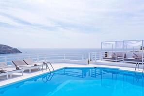 Seasonal outdoor pool, free pool cabanas, pool loungers - Pietra e Mare - Mykonos Moments (Mykonos)
