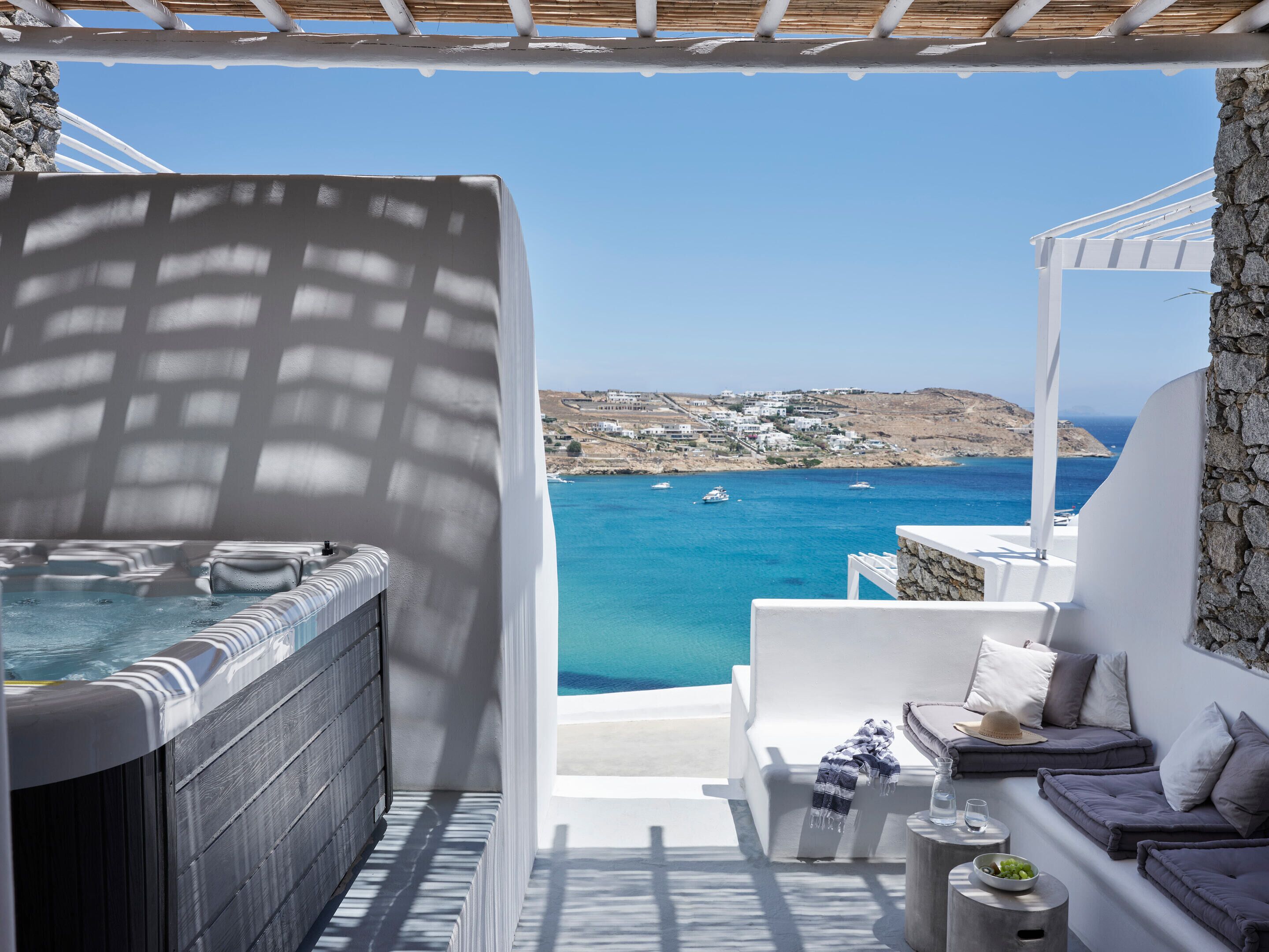 Junior Suite Sea View and Heated Tub | Private spa tub