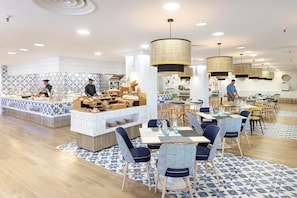 Breakfast, lunch and dinner served