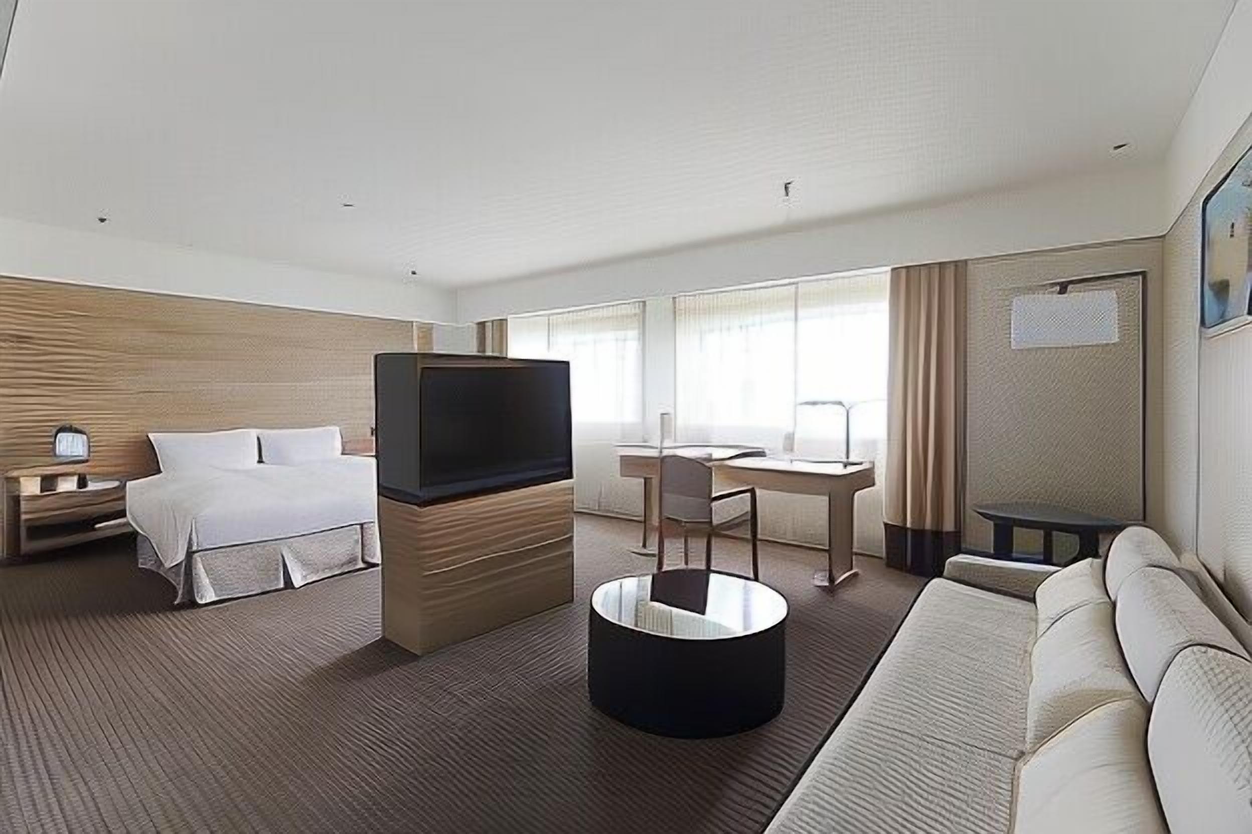 Caja de seguridad en la habitación, cortinas blackout y insonorización 