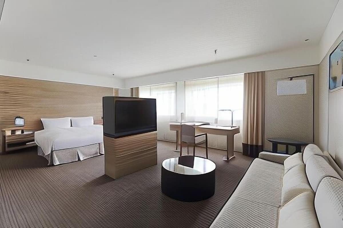 1 bedroom, in-room safe, blackout curtains, soundproofing