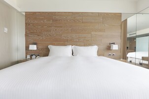 Studiosviitti | Tallelokero huoneessa, pimennysverhot, äänieristys, vuodevaatteet