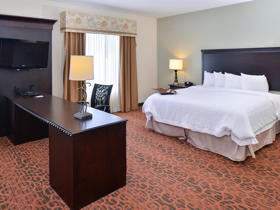 Zimmersafe, Bügeleisen/Bügelbrett, kostenlose Babybetten