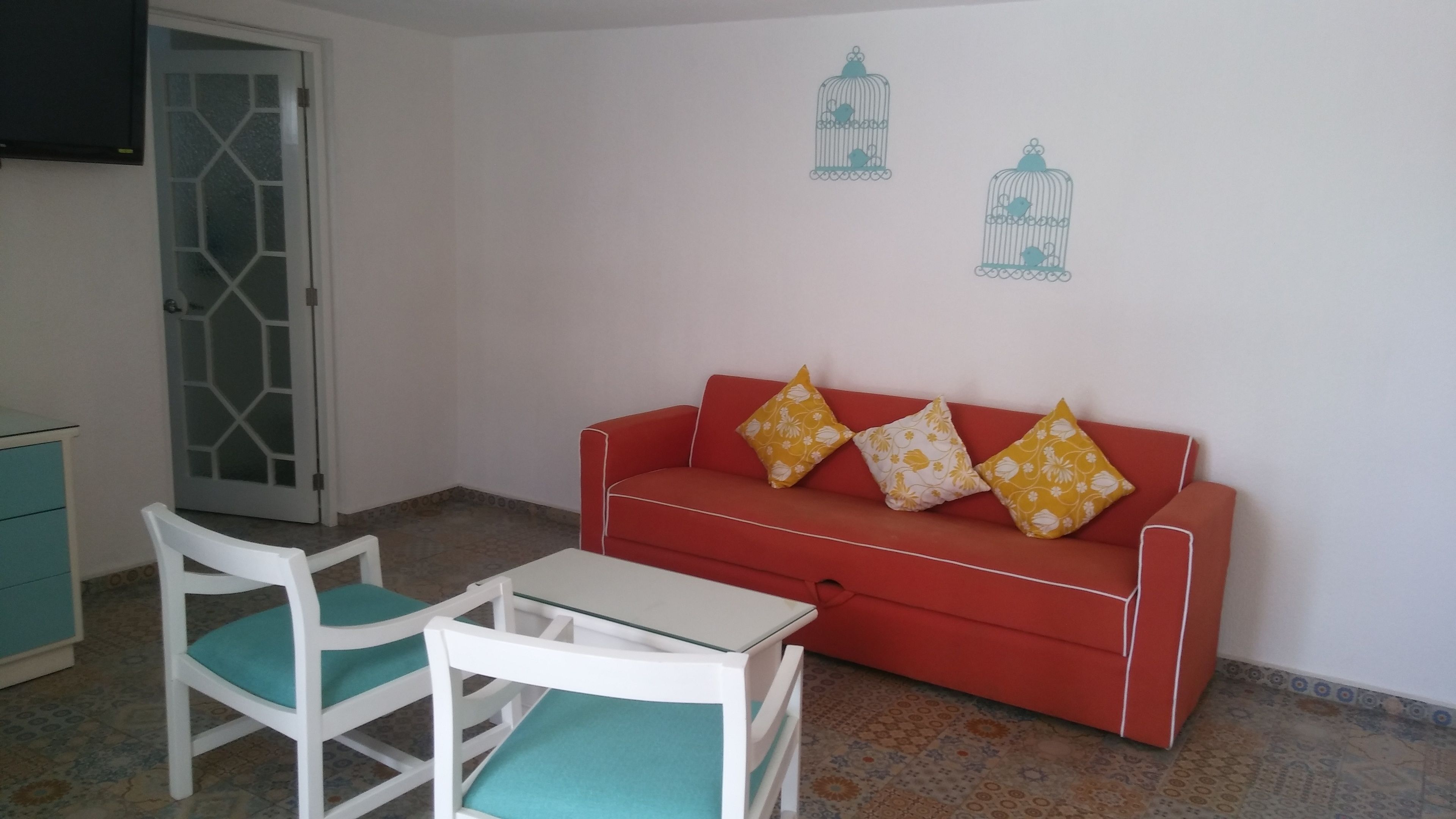 Habitación junior, 2 camas matrimoniales | Edredón, caja de seguridad en la habitación y decoración personalizada 