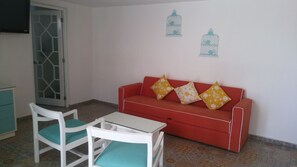 주니어룸, 더블침대 2개 | 오리/거위털 이불, 객실 내 금고, 각각 다른 스타일의 인테리어, 책상