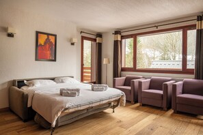 Apartment, 3 Bedrooms | Living area