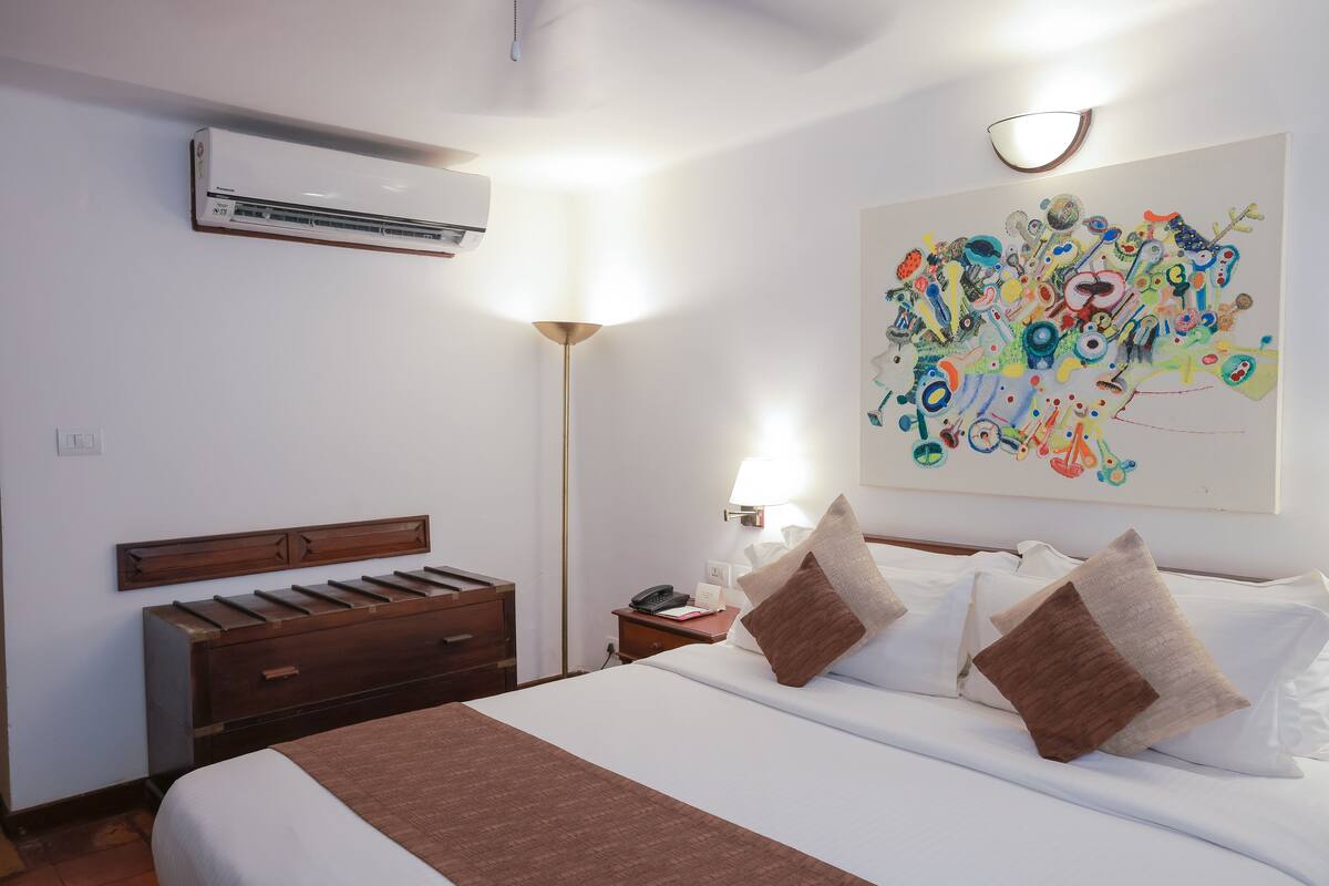lake front pool view | 1 bedroom, premium bedding, minibar, in-room safe