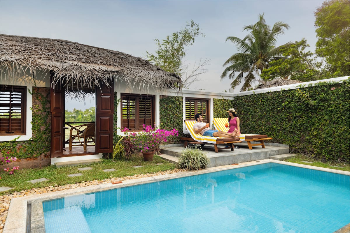 Lake Front Pool View | Private pool