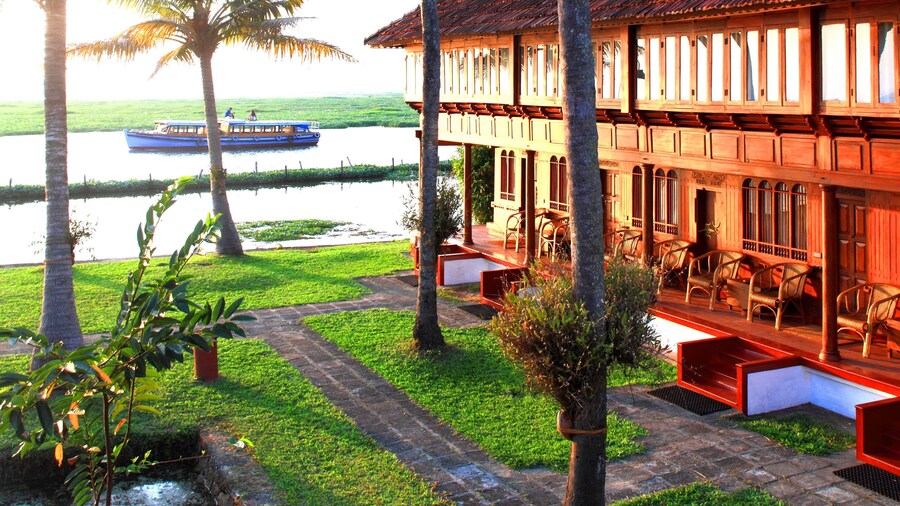 Coconut Lagoon - Cgh Earth