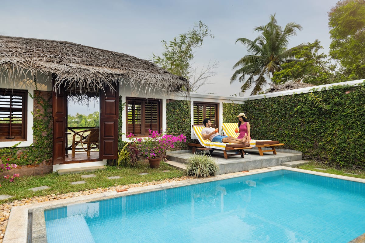 Lake Front Pool View | Private pool