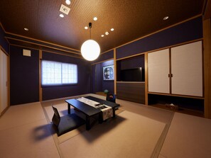 Economy Triple Room | Down comforters, WiFi (free) - Gion Shinmonso (Kyoto)