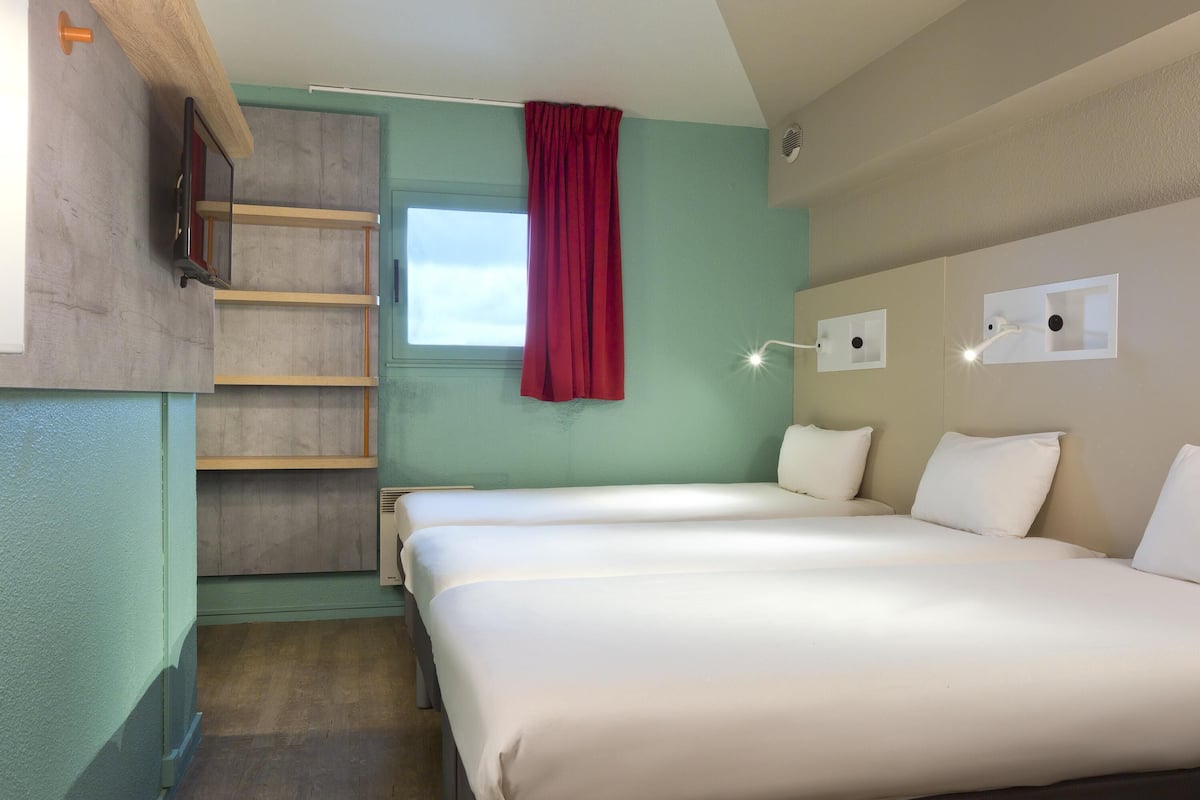 Triple Room with tree single beds