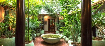 메종 페루말 - CGH 어스