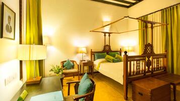 Deluxe room with Four poster bed | 1 bedroom, premium bedding, minibar, desk