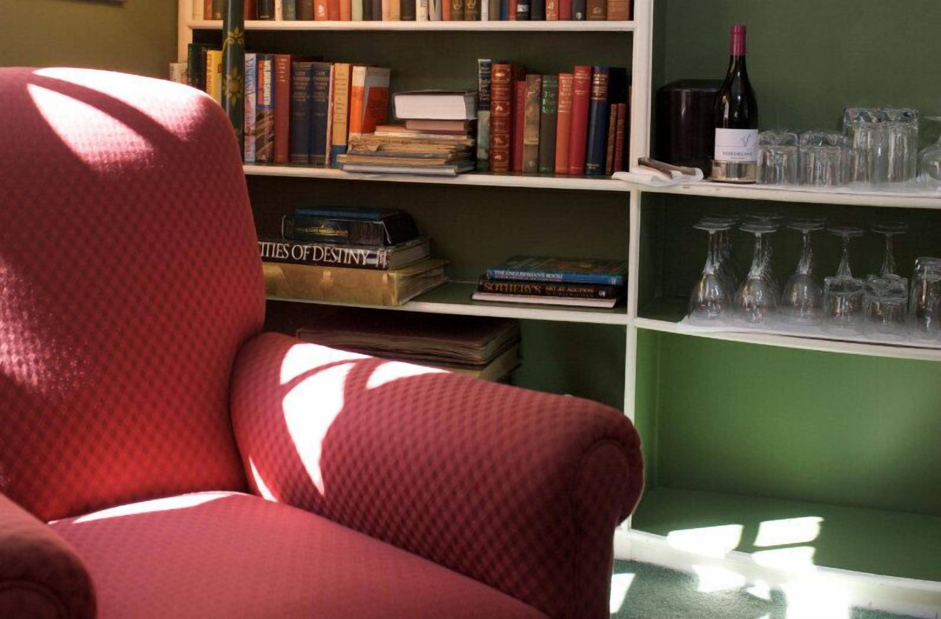 4 bedroom colonel's house | living area | 40-inch tv with cable channels