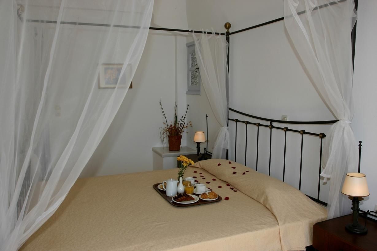 minibar, in-room safe, individually decorated, individually furnished