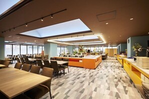 Breakfast served - Hotel Fukuracia Harumi (Tokyo)