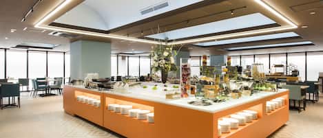 Daily buffet breakfast for a fee