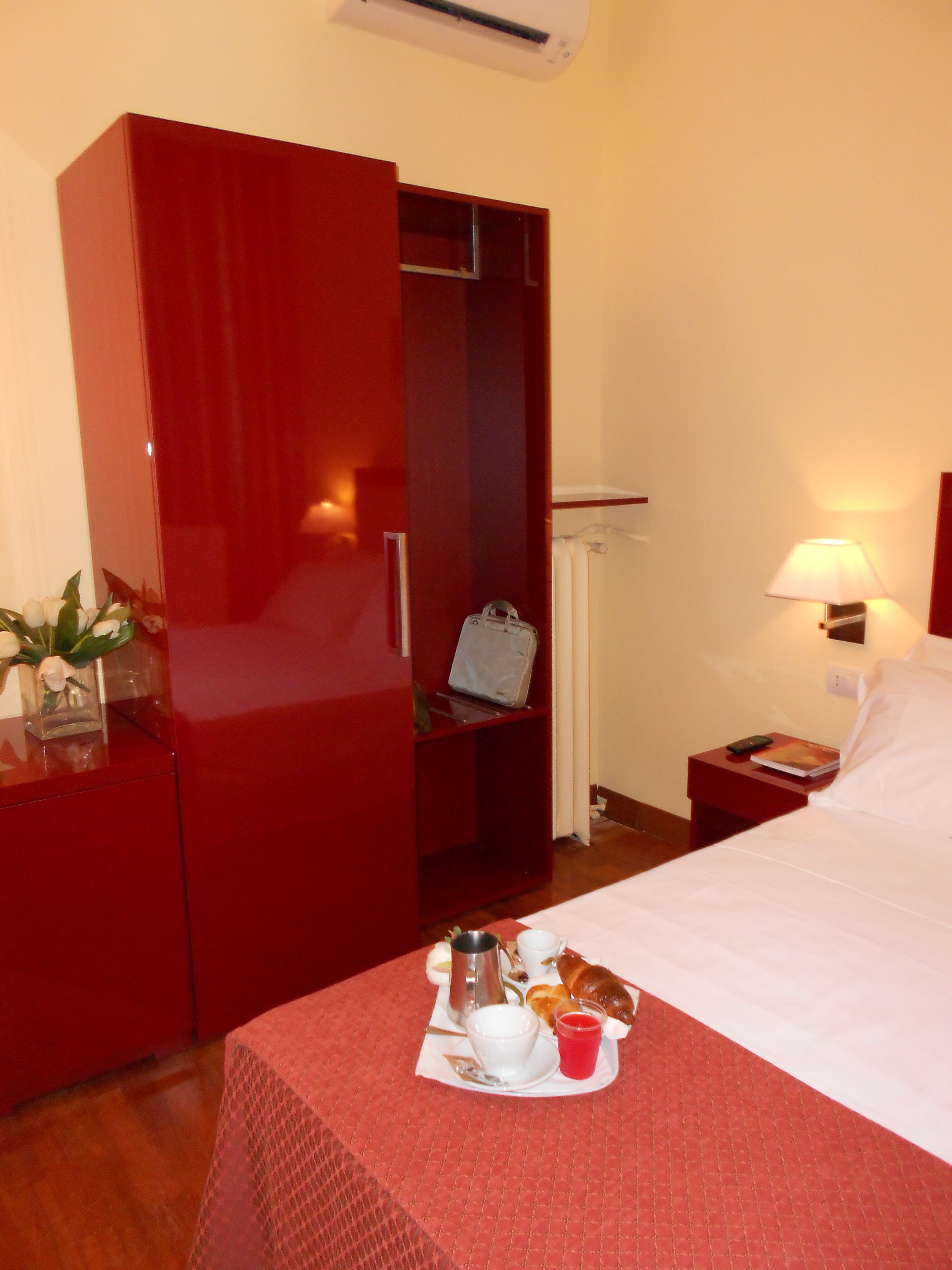 Down comforters, in-room safe, desk, free WiFi