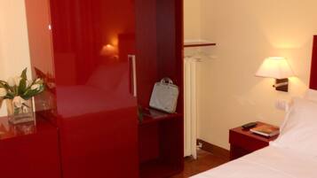 Donzen dekbedden, een kluis op de kamer, een bureau, gratis wifi