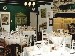 Breakfast, lunch and dinner served  - Auberge de Forgès (Forges)