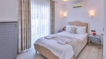 Quarto casal, vista para a cidade | Roupas de cama de algodão egípcio, frigobar, quartos à prova de som