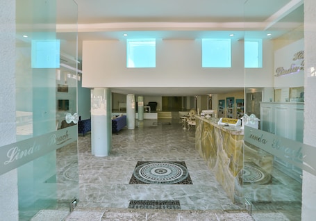 Salón de fiestas. Linda Beach Class Hotel - Boutique Class