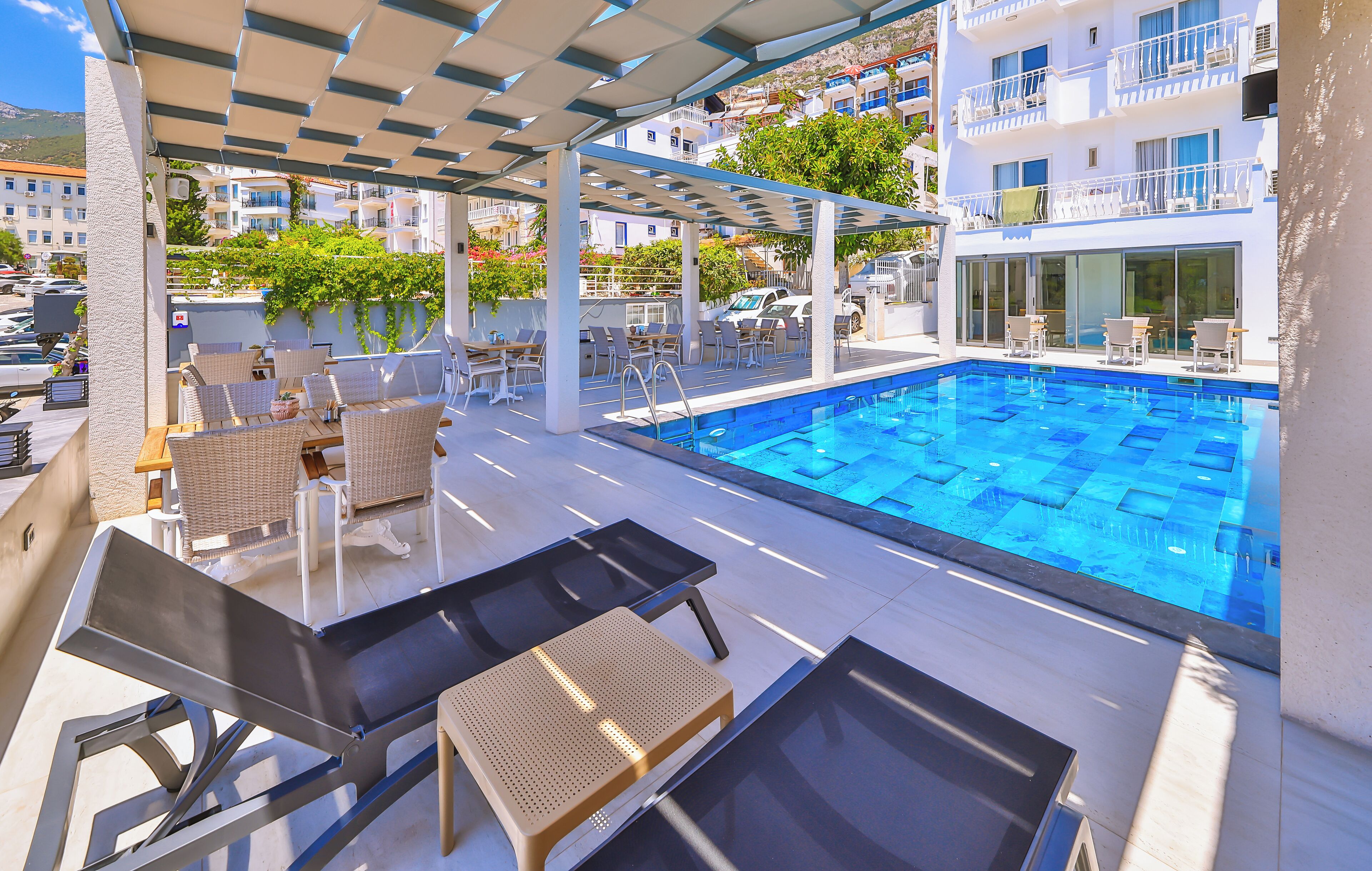 seasonal outdoor pool