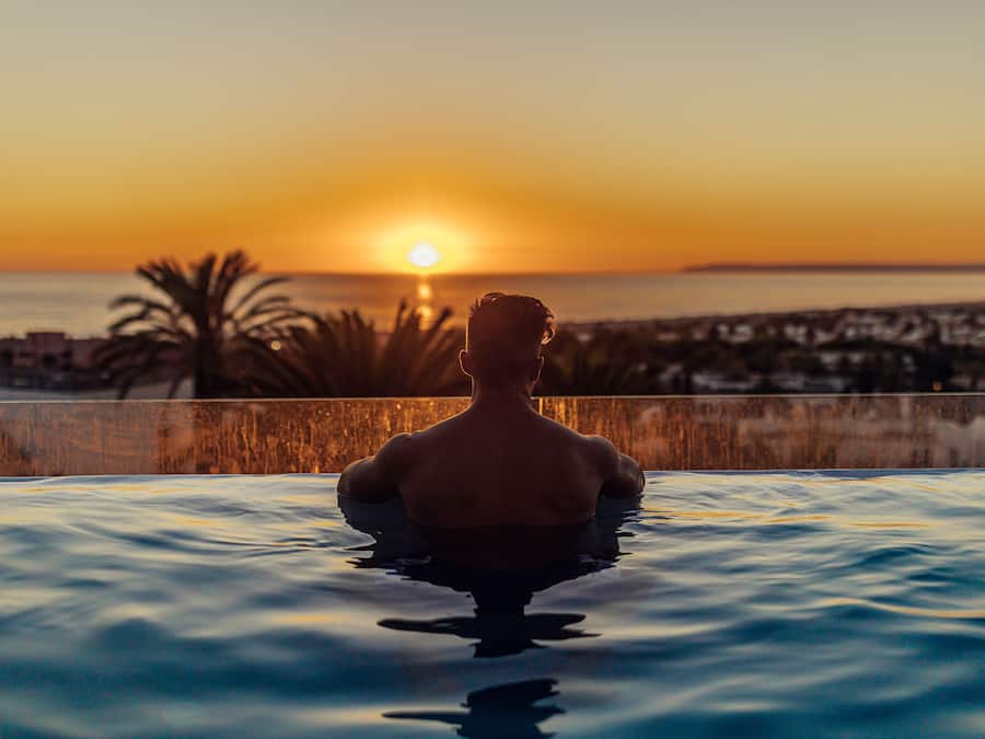 3 indoor pools, 2 outdoor pools, sun loungers