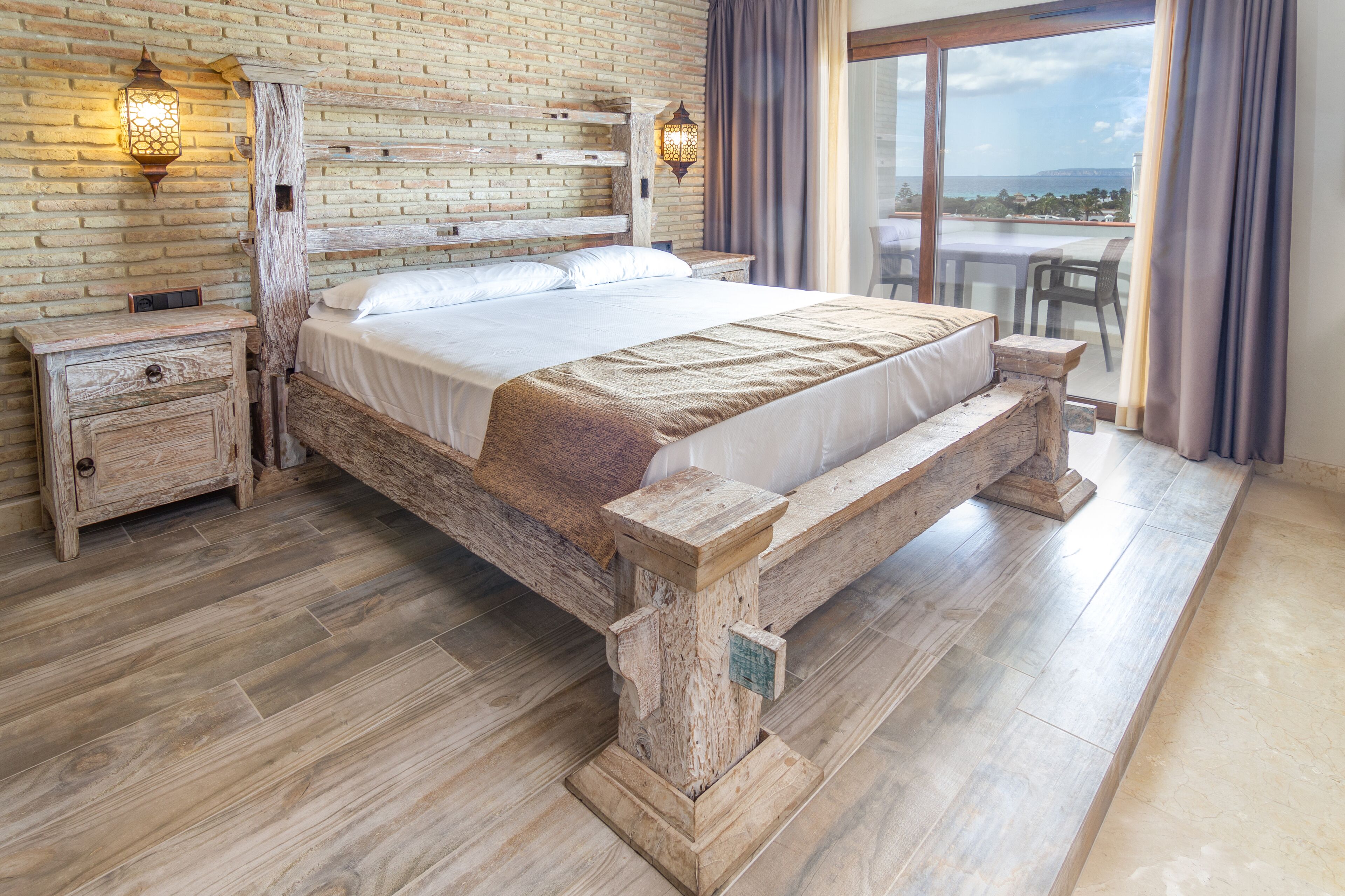 minibar, in-room safe, individually decorated, individually furnished