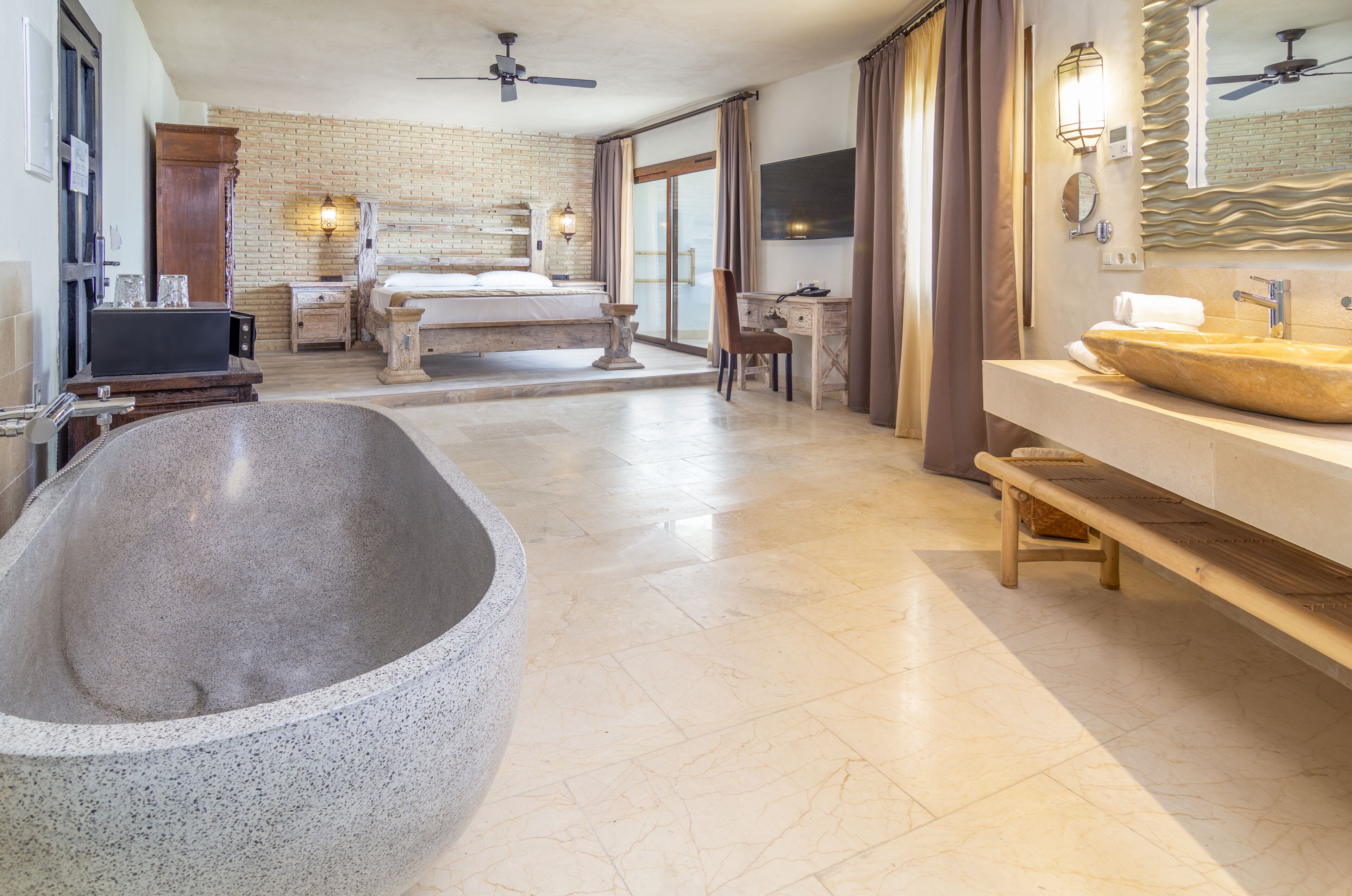 minibar, in-room safe, individually decorated, individually furnished