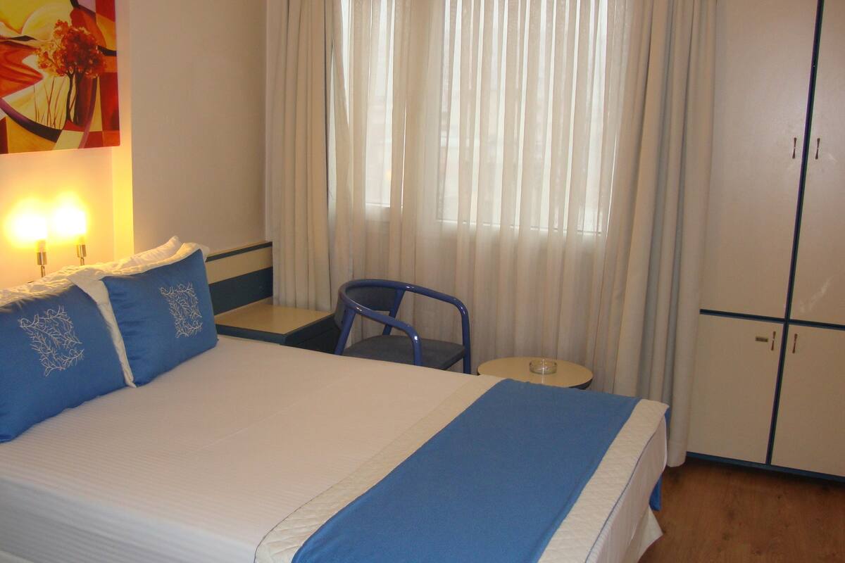 Single Room | Minibar, in-room safe, desk, free cots/infant beds