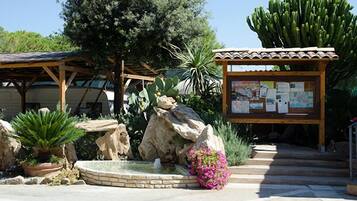 Pintu masuk properti