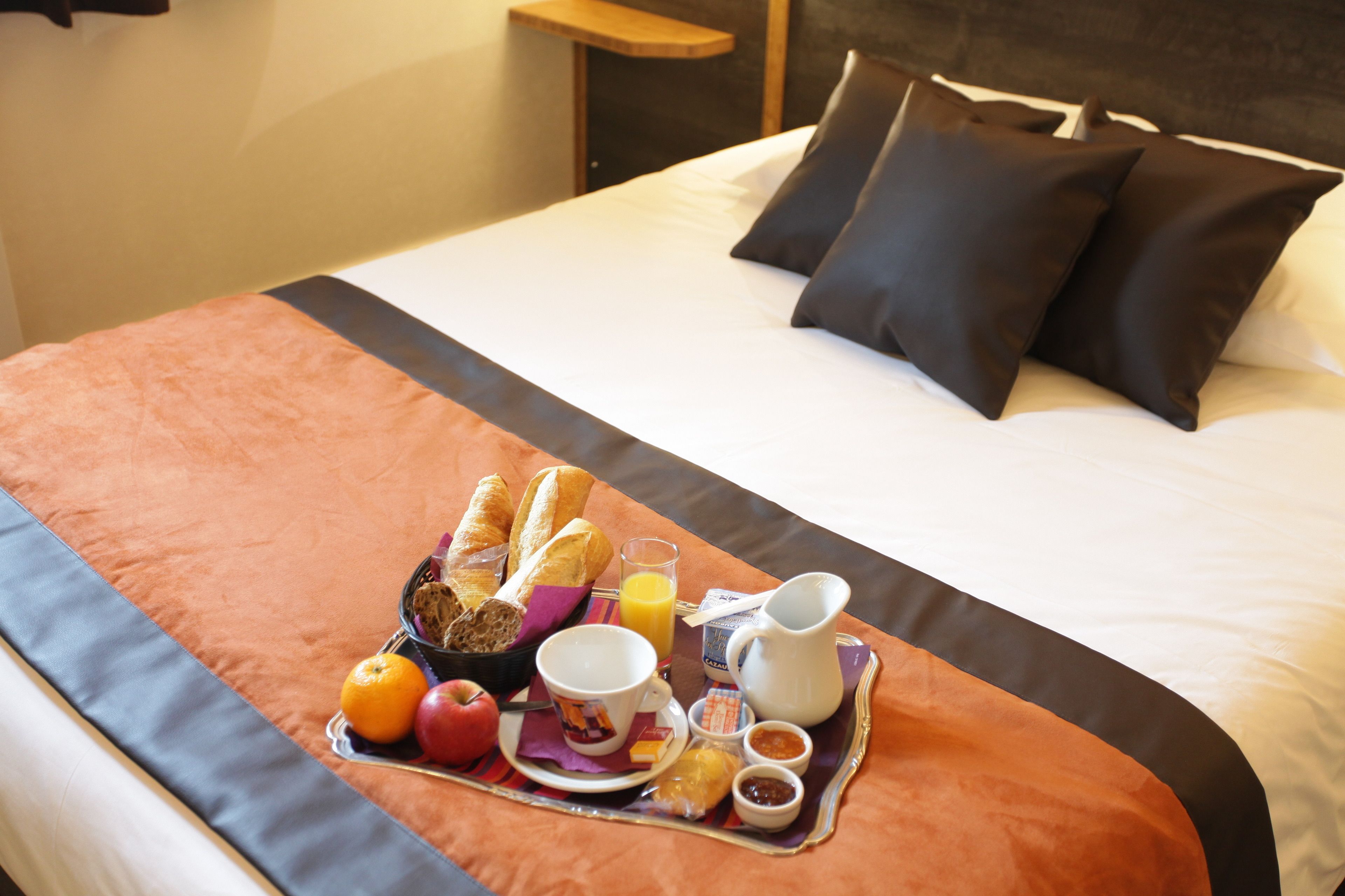 double room | 1 bedroom, individually furnished, desk, soundproofing