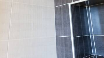Double Room | Bathroom shower