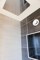 Habitación doble | Ducha del cuarto de baño