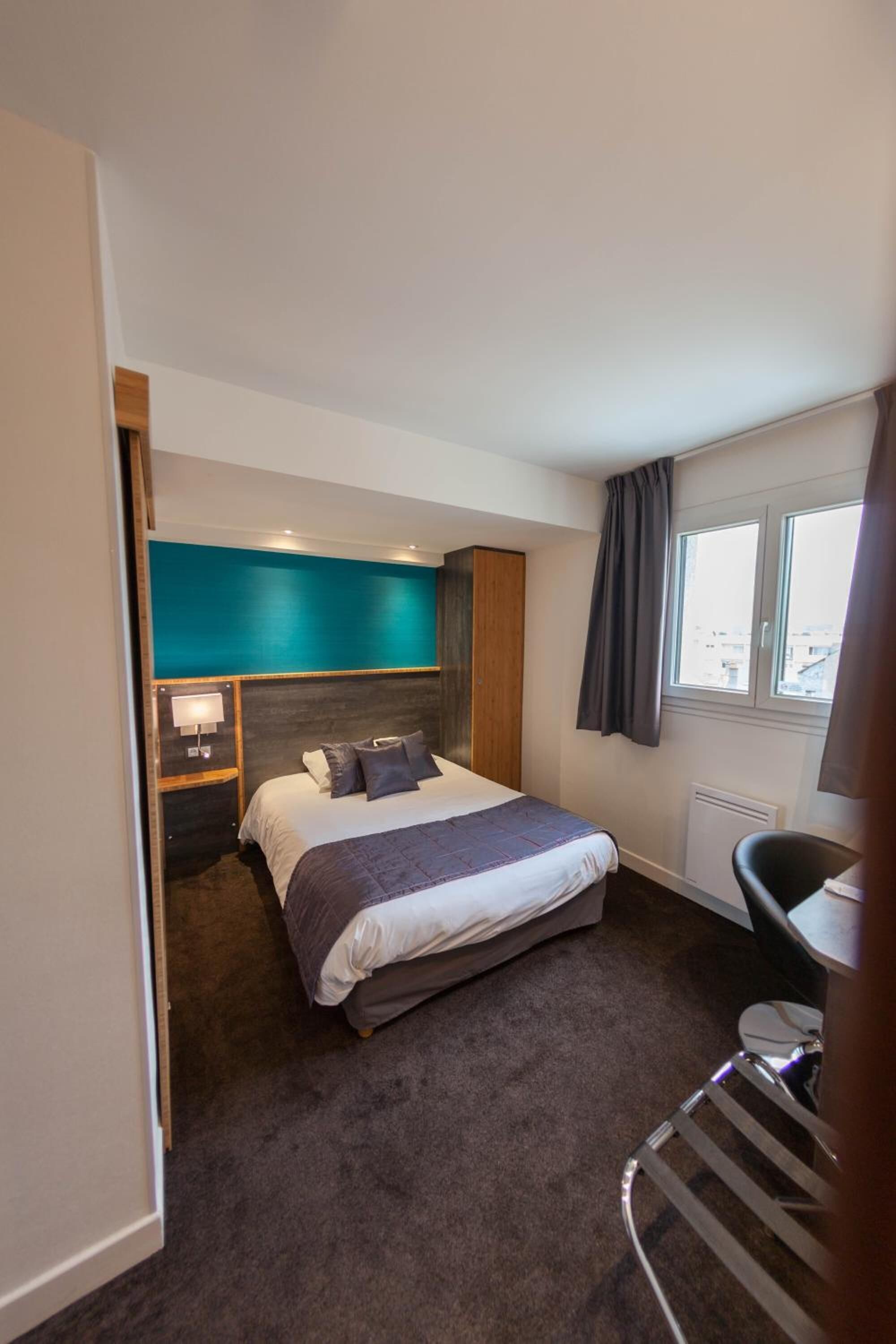 1 bedroom, individually furnished, desk, soundproofing