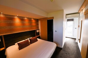 Junior-Suite, Bergblick | Individuell eingerichtet, Schreibtisch, schallisolierte Zimmer