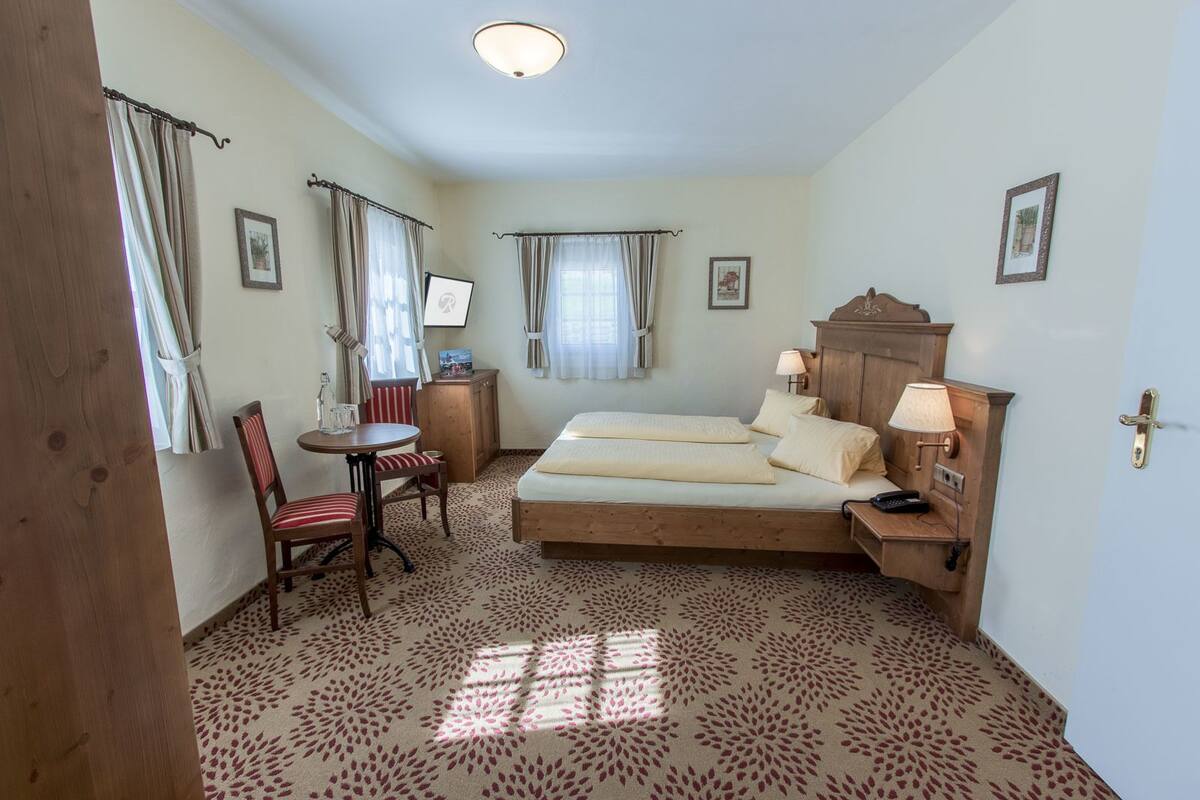Standard Double Room, Annex Building | In-room safe, WiFi (free), bed sheets