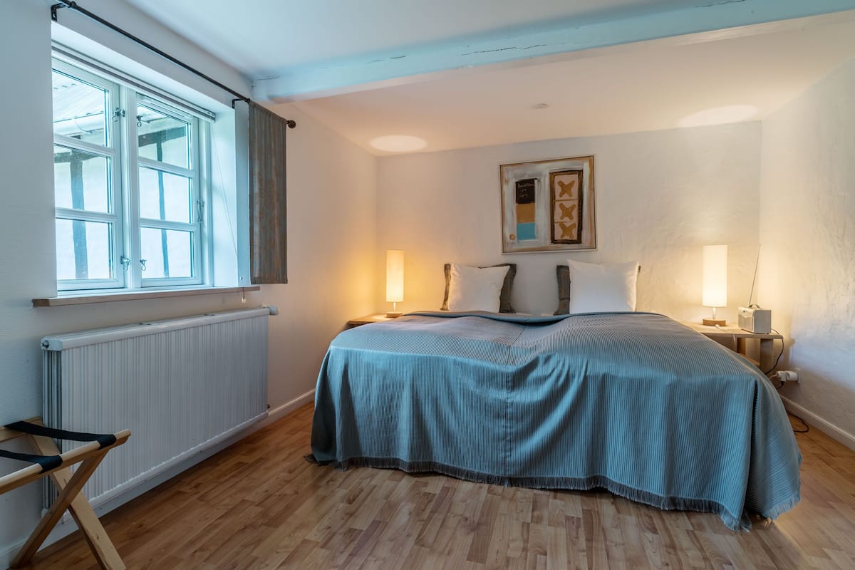 1 bedroom, desk, soundproofing, free WiFi