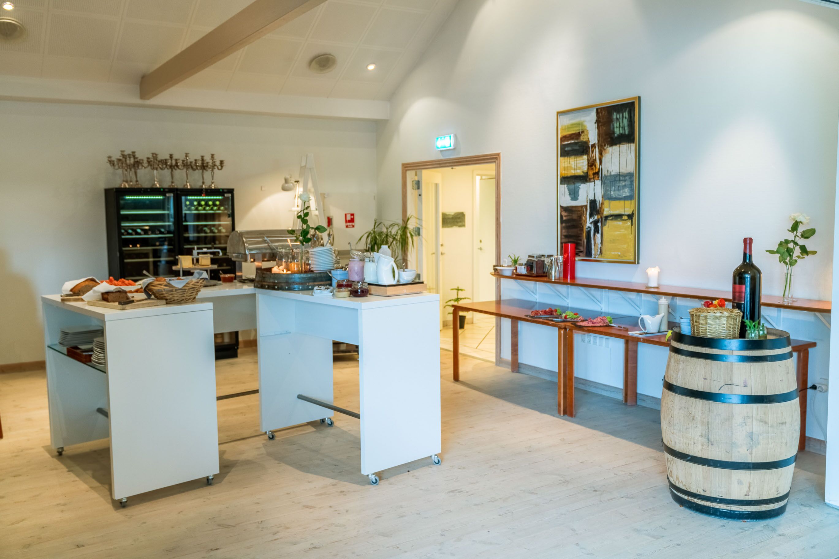 daily buffet breakfast (dkk 115 per person)