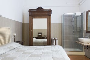 羽絨被、免費 Wi-Fi、床單