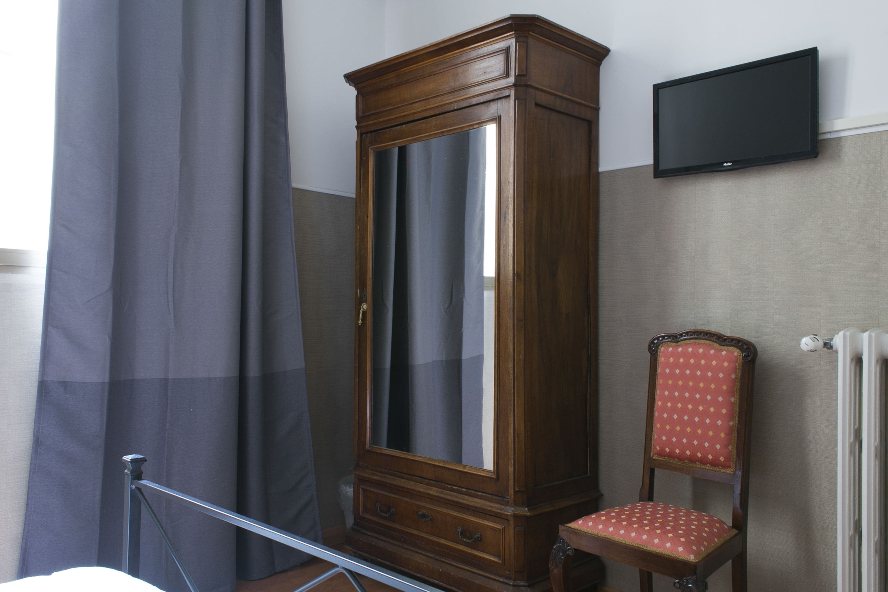 Down duvets, free WiFi, bed sheets