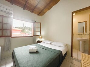 迷你吧、免費無線上網、床單