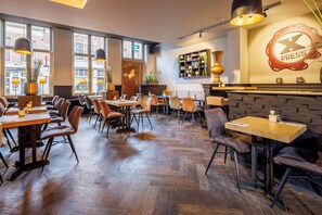 每日付費供應吃到飽自助式早餐